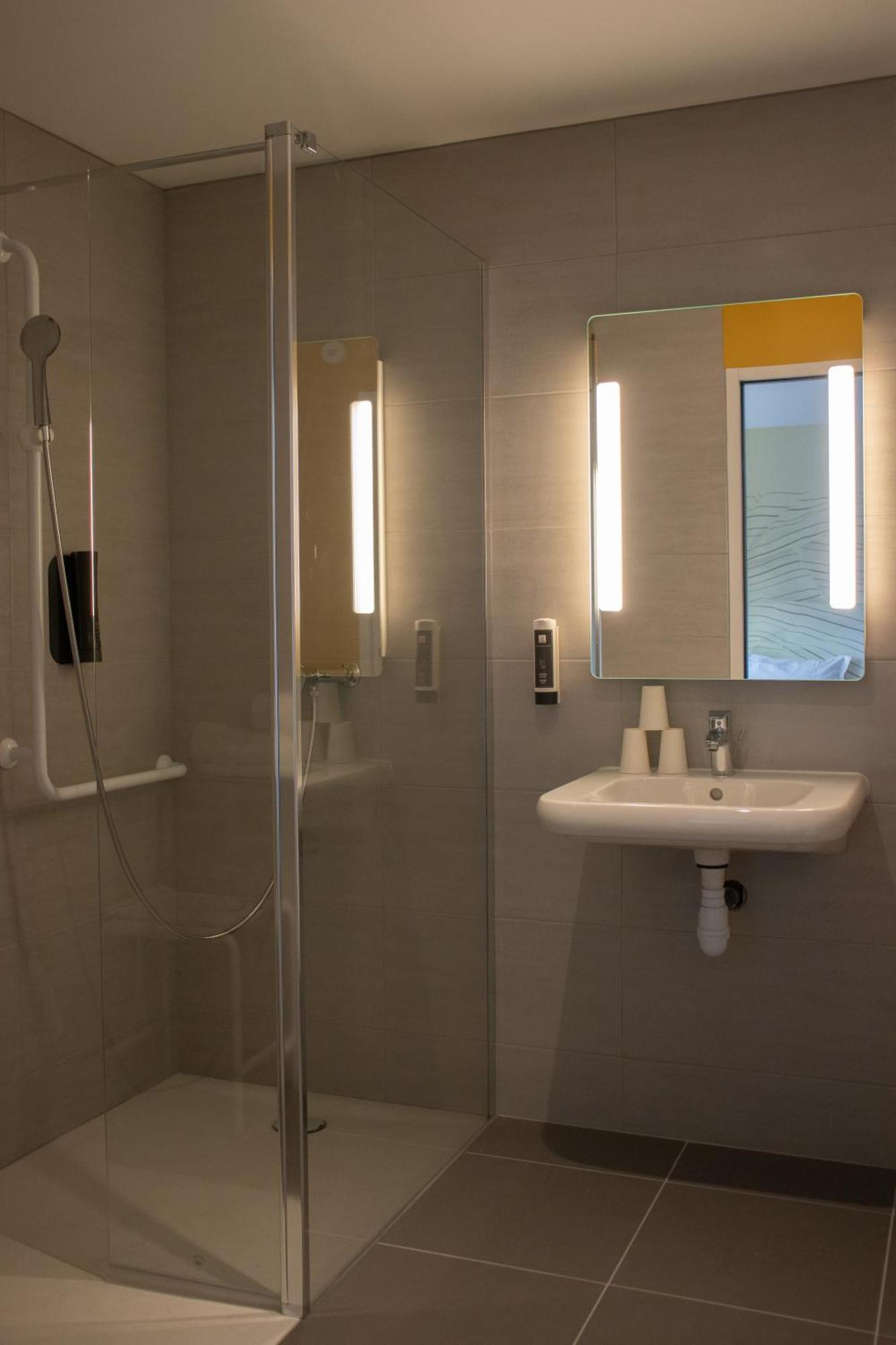 B&B Hotel Le Puy-En-Velay Vals-pres-le-Puy Esterno foto